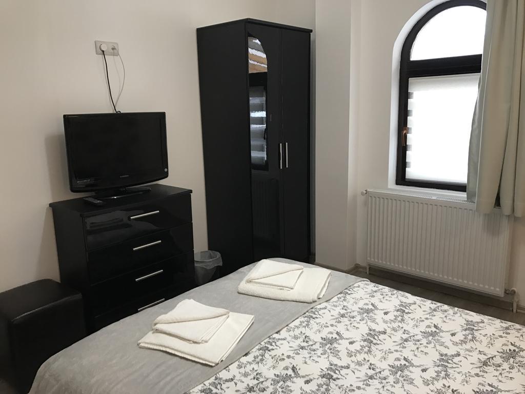 The Castle Apartment Gura Humorului Chambre photo