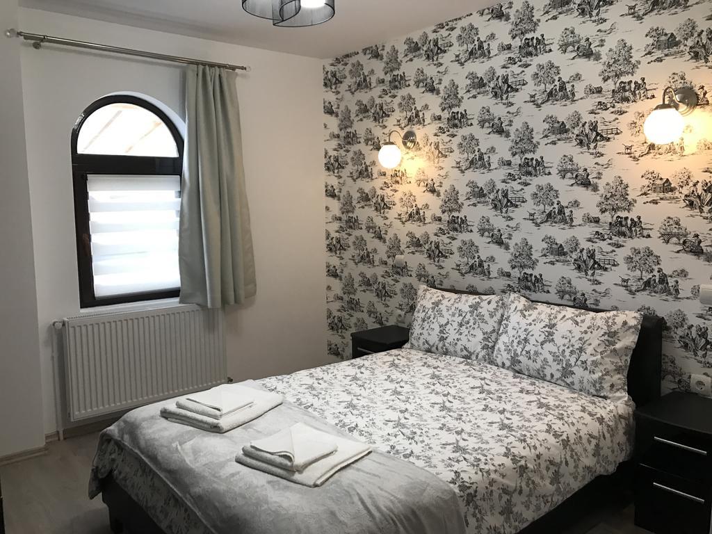 The Castle Apartment Gura Humorului Chambre photo
