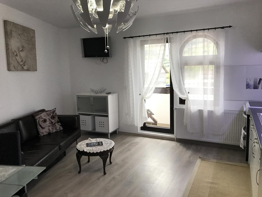 The Castle Apartment Gura Humorului Chambre photo